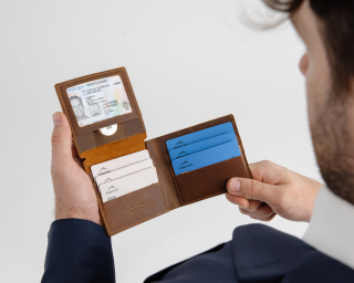 AirTag Compatible Mens Bifold Wallet