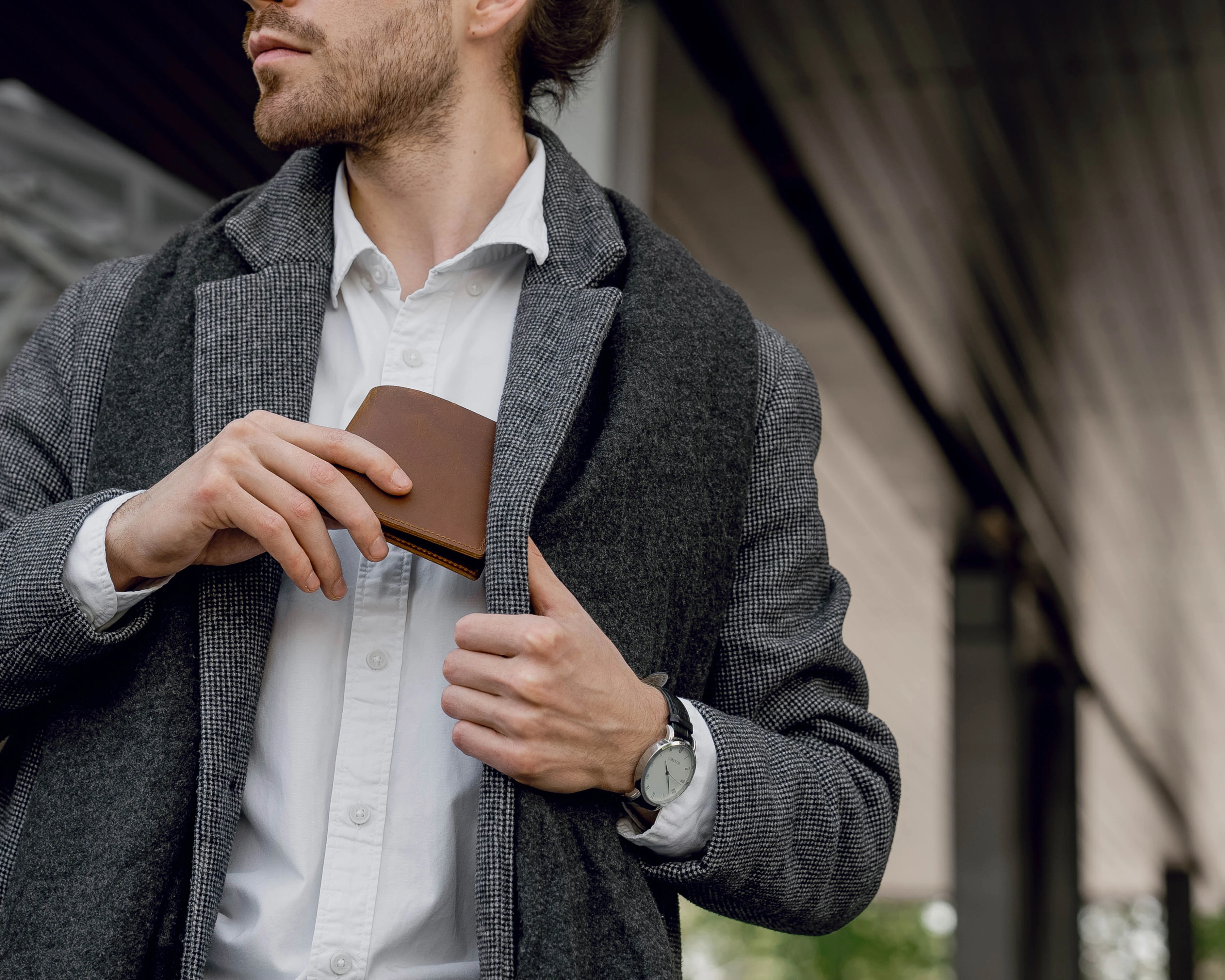 leather bifold wallet